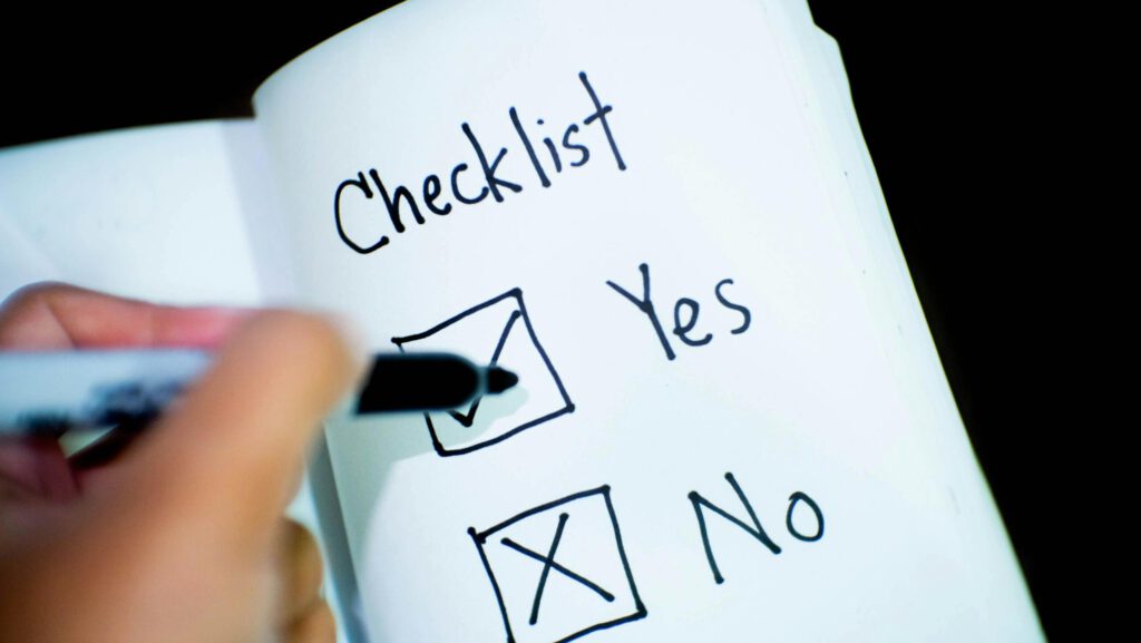 checklist met afvinkhokjes